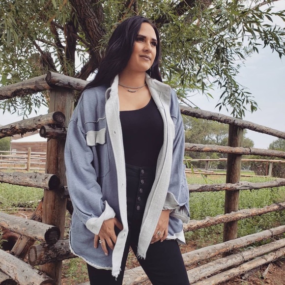 Shacket - Picture 3 of 4